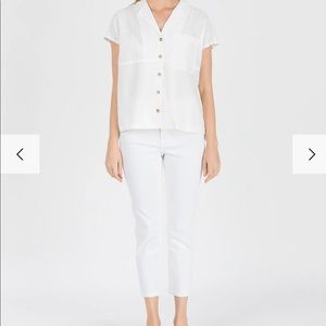 The Mod Ref Fern Top is a short sleeve button up top XL NWT white